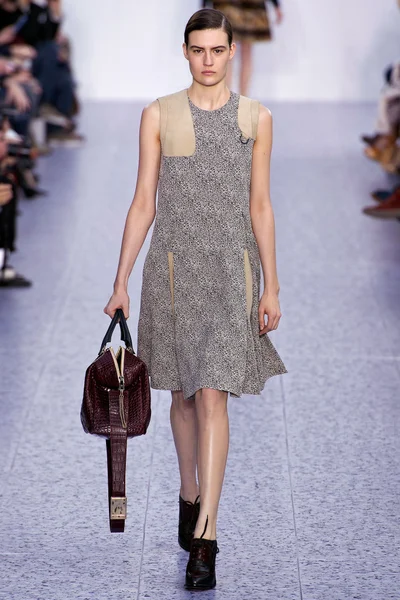 Look 25